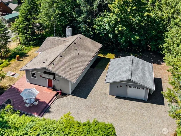 240 N Duckabush Drive E, Hoodsport, WA 98548