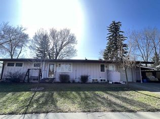 425 24th St NW, Minot, ND 58703