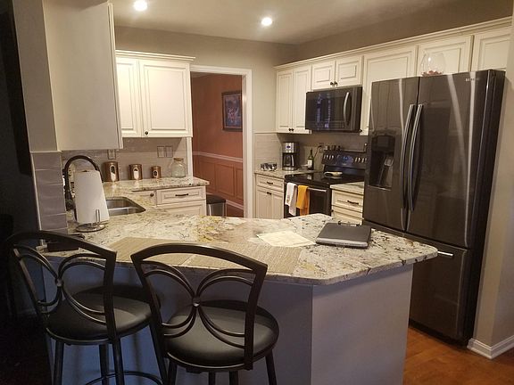 Kitchen and bar.
