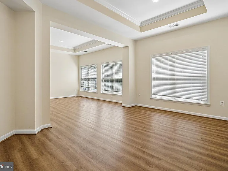 9059 Galvin Ln — Photo 37