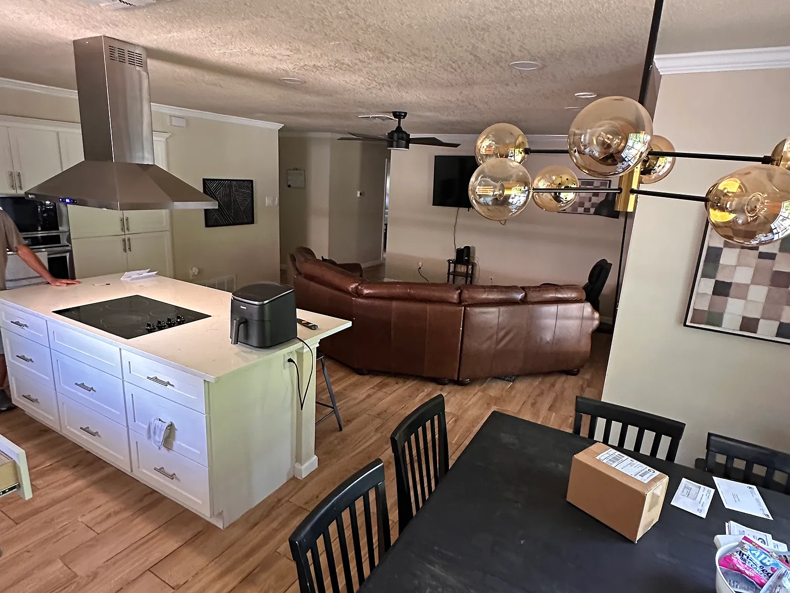 4 bed, 1500 sqft, $2,995 — Photo 4