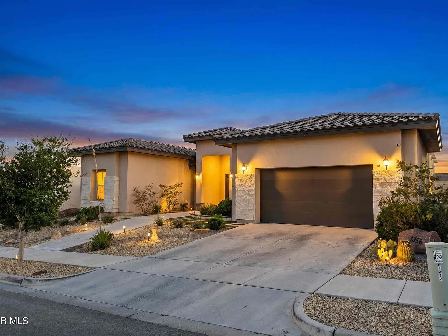 4 bed, 4.5 bath, 2921 sqft, $3,500 — Photo 2