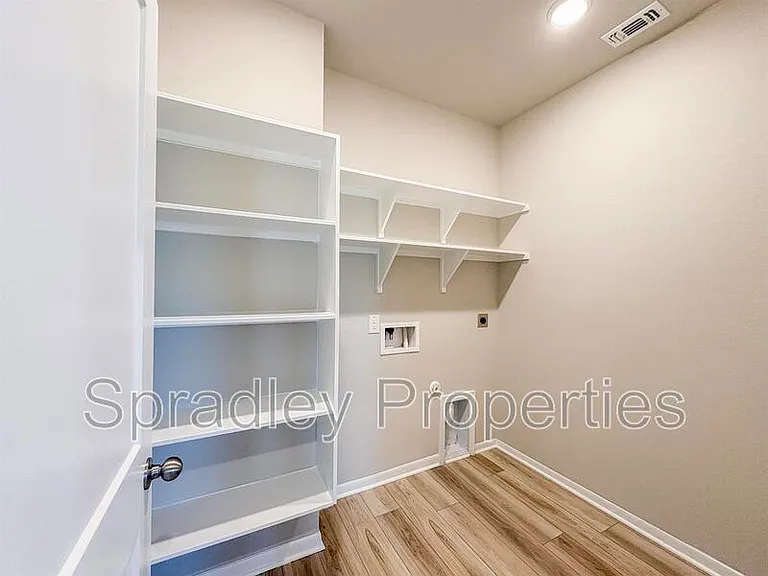 4816 Sparks Ln — Photo 15