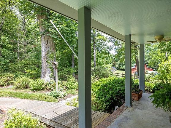3rd image of 5436 Ridge Rd