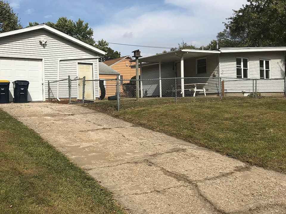 2nd image of 112 3rd Ave
