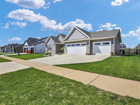 2nd image of 1709 Littlefield Ln