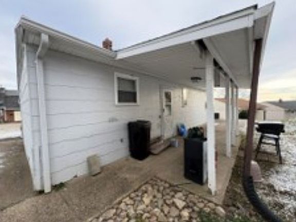2nd image of 318 Dersam St