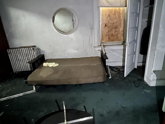 4th image of 2428 N Capitol St NW