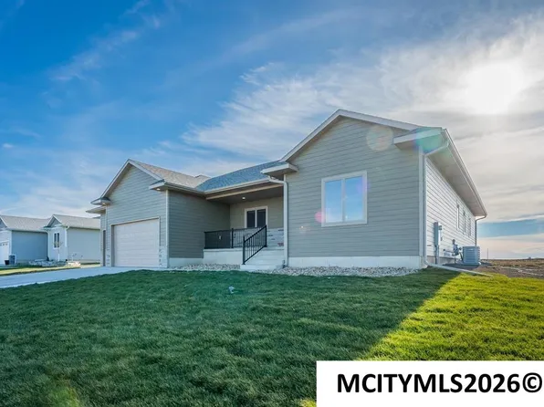 605 Bedford St, Clear Lake, IA 50428