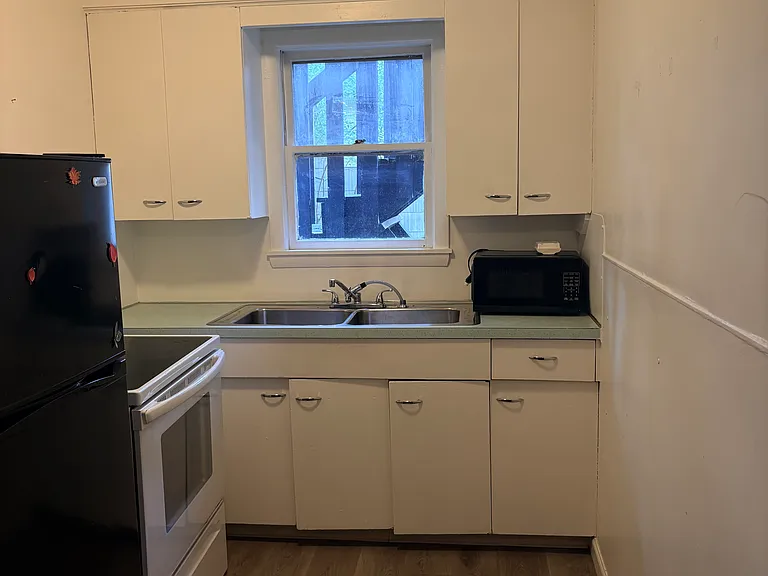 343 Pine St #3 — Photo 3