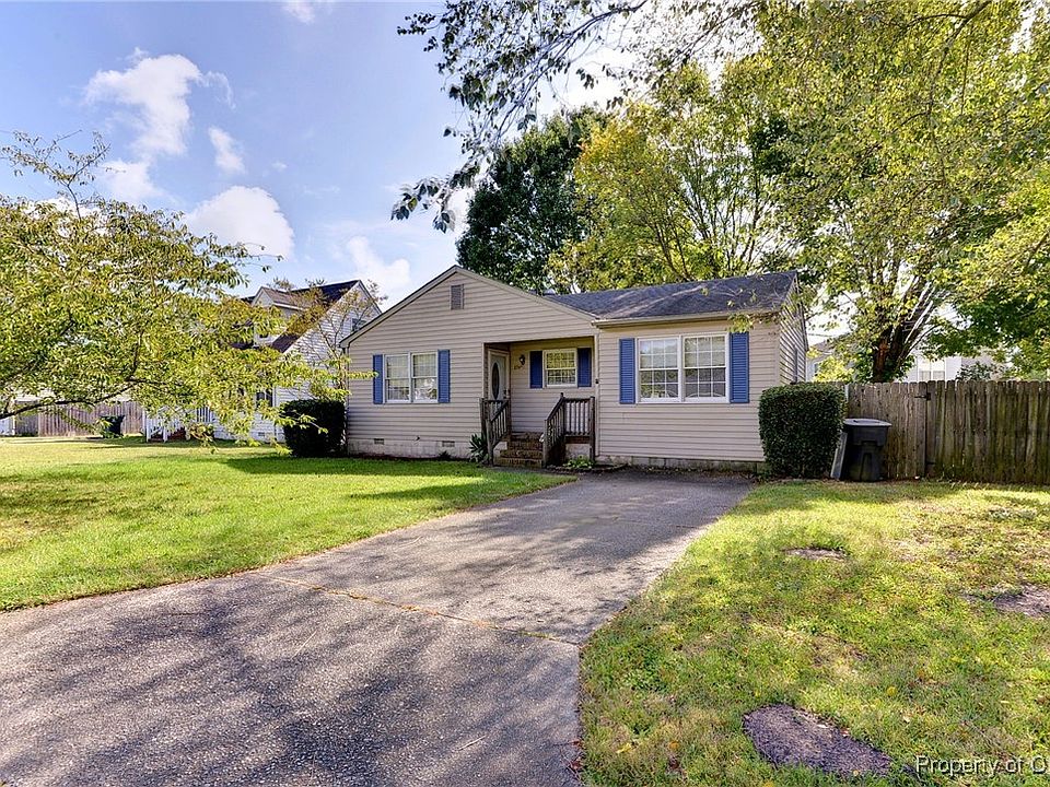 1st image of 894 Charlotte Dr