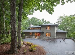 131 Homestead Rd, Lake Toxaway, NC 28747