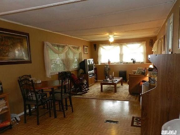 3rd image of 61 Lincoln Ave
