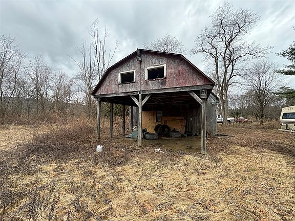 2nd image of 153 Stillwater Rd