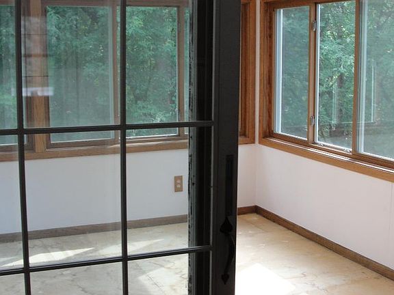 5th image of 18 Flandrau Pl