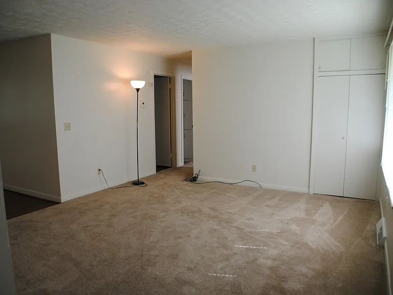 111 Walnut Dr — Photo 7