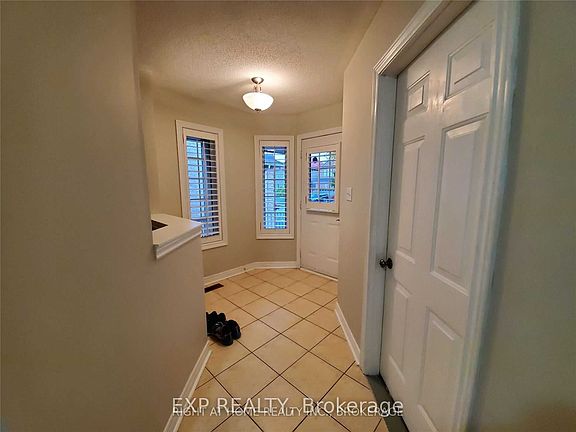 2nd image of 69 Fallstar Cres