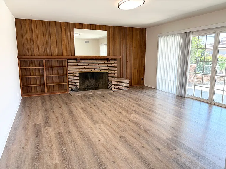 2950 E Mesa Dr — Photo 2