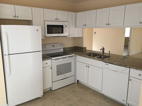 4th image of 5274 Mendoza St