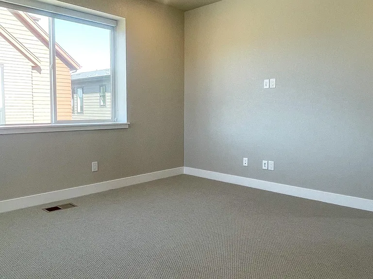 1805 W 166th Ave — Photo 14