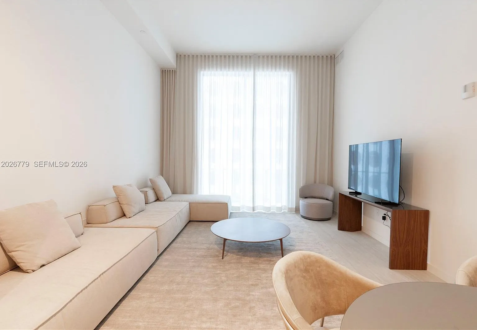 Viceroy Residences — Photo 1