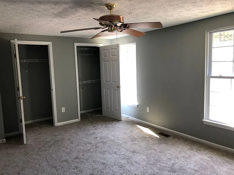 1818 Chester Way — Photo 15