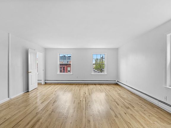 5th image of 282 Saint Pauls Ave