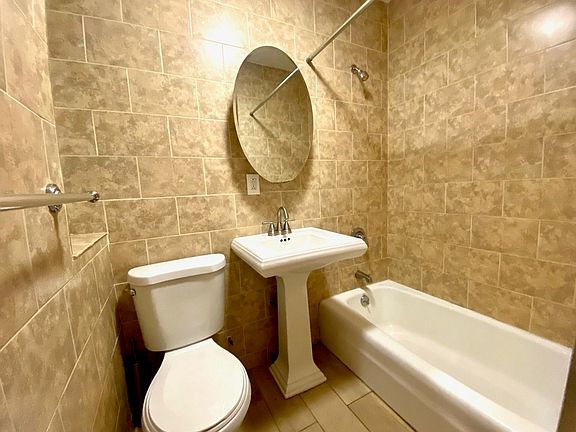 3rd image of 448 W 55th St #A
