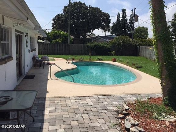 5th image of 133 Country Club Dr