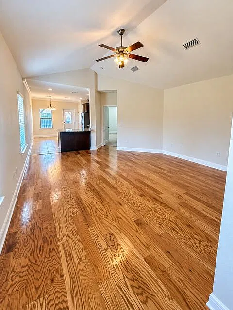 3 bed, 1490 sqft, $2,695 — Photo 3