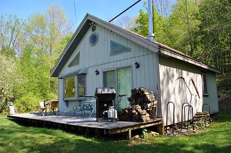 1st image of 622 Cowan Ln
