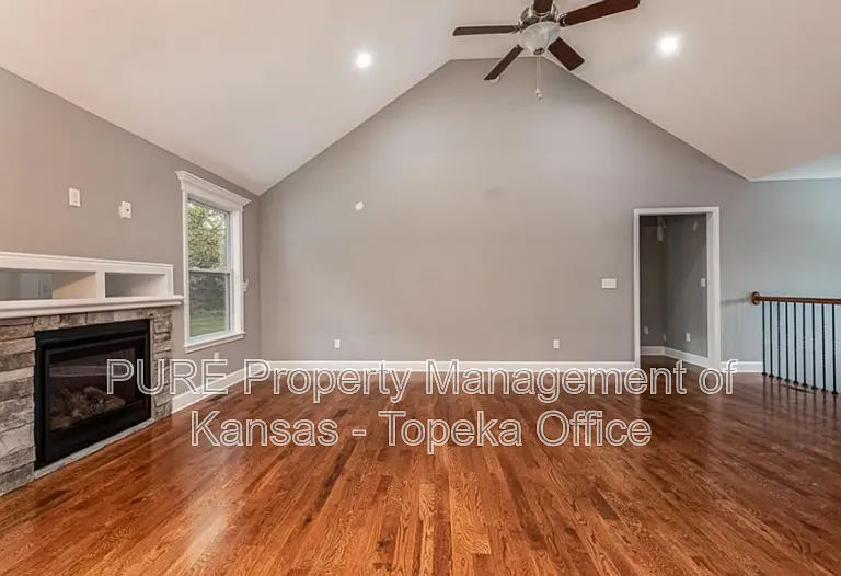 4766 Lakecrest Dr — Photo 4