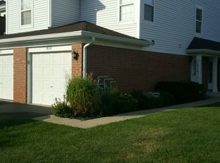 1610 Thornfield Ct, Roselle, IL 60172