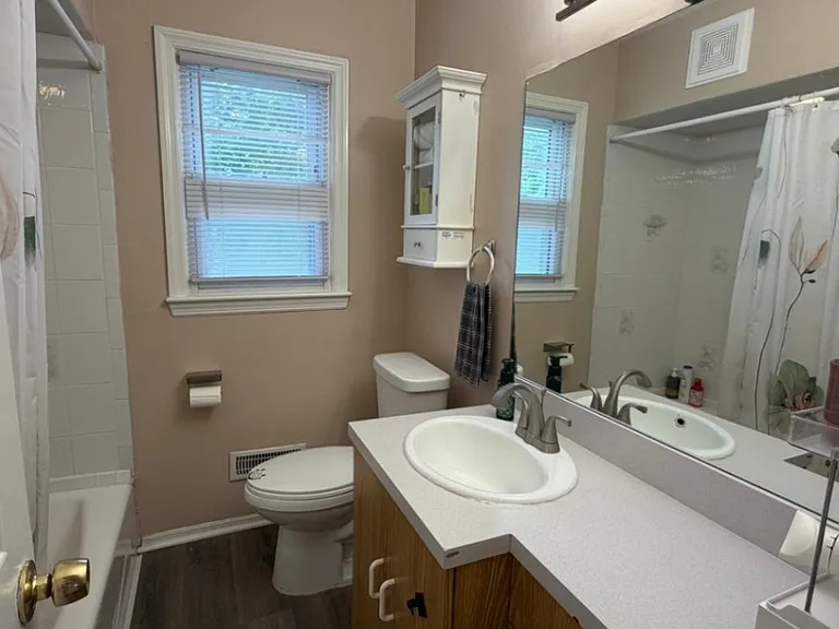 Full Bath #2 on 1st floor