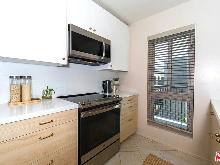 6001 Canterbury Dr #303 — Photo 12