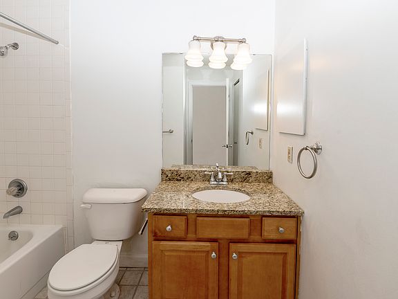 4th image of 3768 Ashworth Dr #1