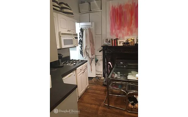 Rented by Douglas Elliman | media 26