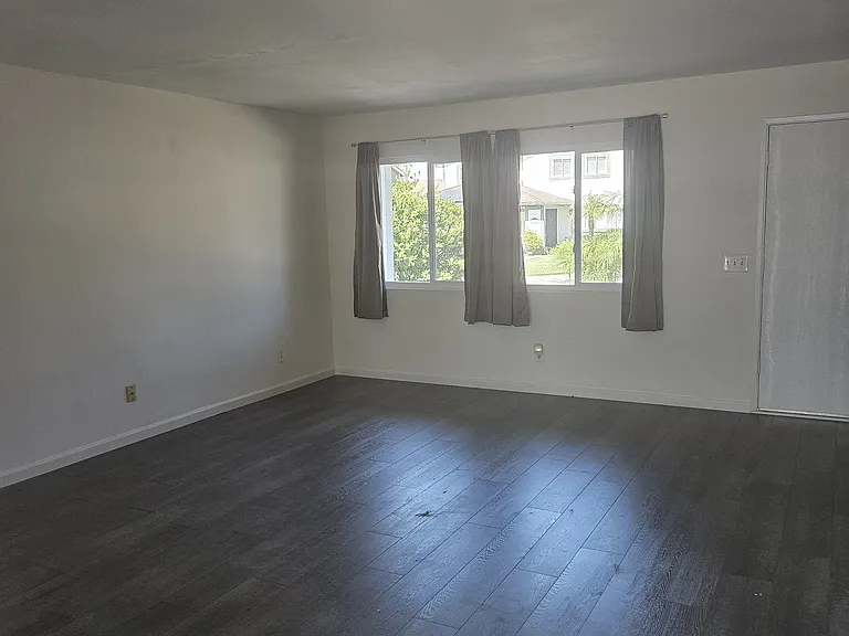 10773 Keith St — Photo 4