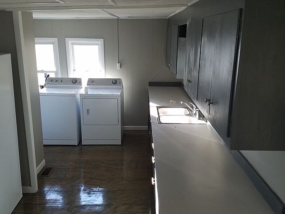 5th image of 1115 S Main Ave