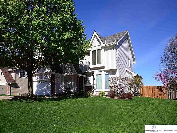 2nd image of 1118 N 153rd Ave