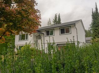 3566 Regent Ave, North Vancouver, BC V7N2B9
