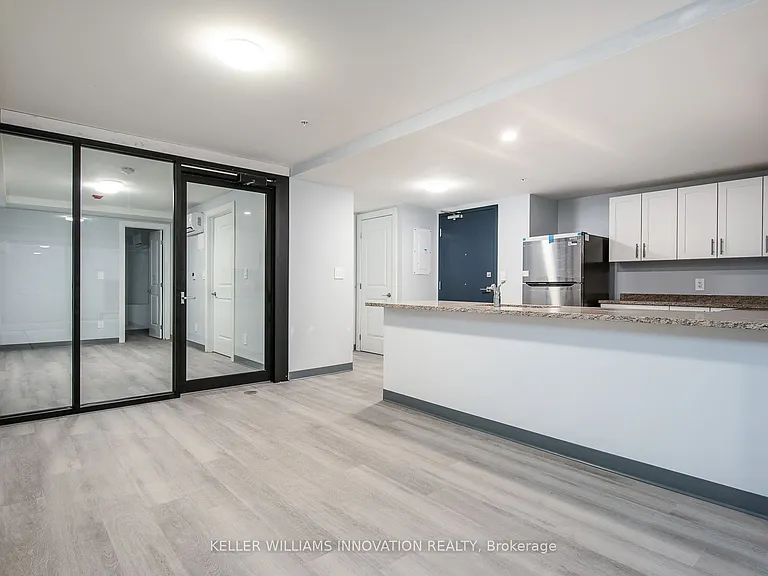 10 Queen St #2 — Photo 1