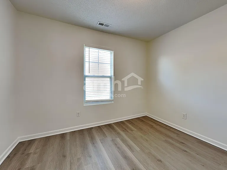 37 Valleyfield Dr — Photo 18