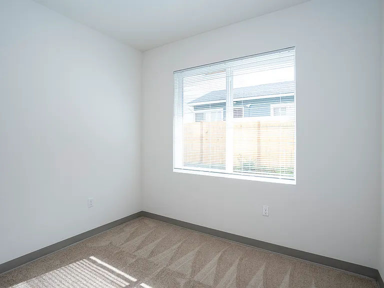 11208 Kline St SW #J-4 — Photo 5
