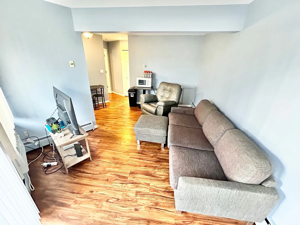 Building Photo - 848 Tappan Ave