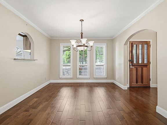 3rd image of 1504 Cloister Way