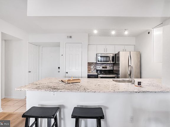 5th image of 3315 Wyndham Cir APT 4225