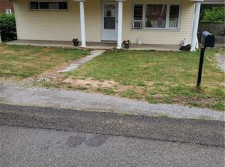 621 Hall Ave #1/2, Aliquippa, PA 15001