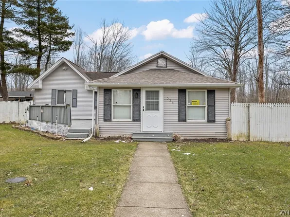 535 Roanoke Ave, Angola, NY 14006