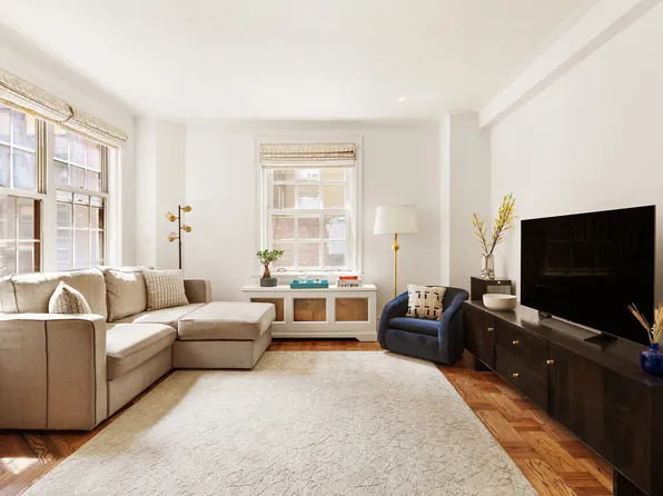 41 5th Avenue 2F image 2 of 11
